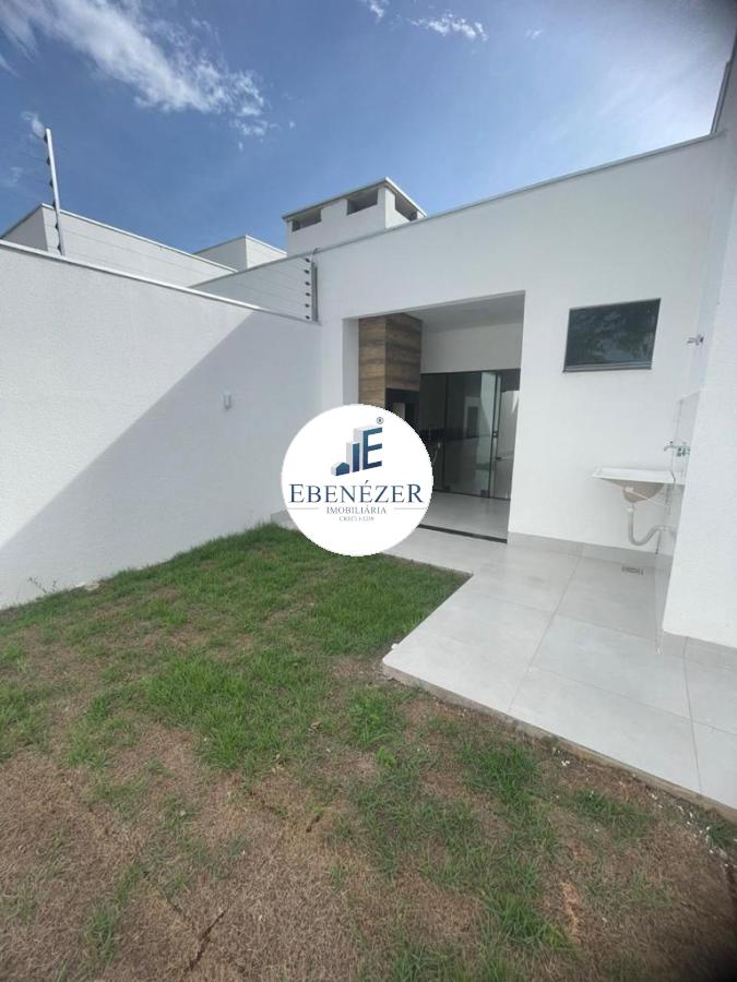 Casa à venda com 2 quartos, 200m² - Foto 2