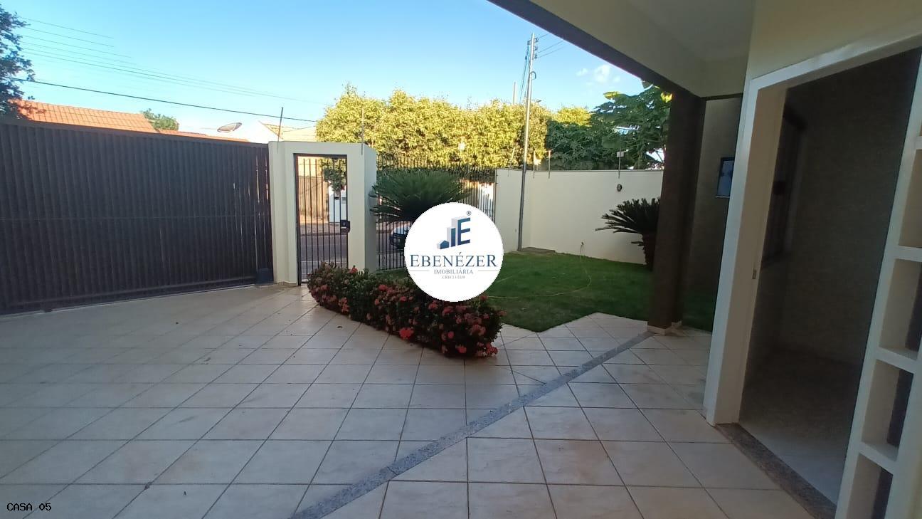 Casa à venda com 3 quartos, 300m² - Foto 3