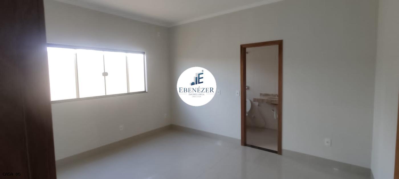 Casa à venda com 3 quartos, 220m² - Foto 4